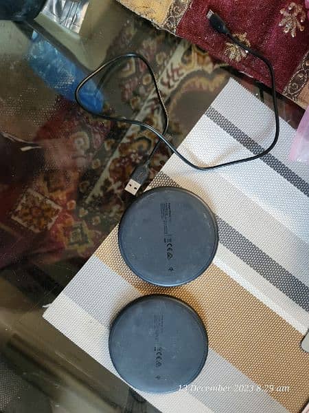 Anker and Samsung 10w qi fast wireless charger 1