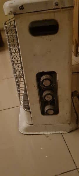 2 heaters for sale in excellent  condition 1