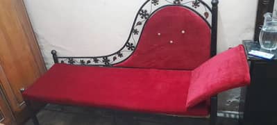 side sofa in good condition iron made 0