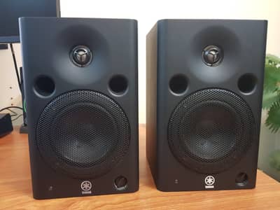 YAMAHA MSP5 Studio 5" Powered Professional Sound Monitor (Pair)
