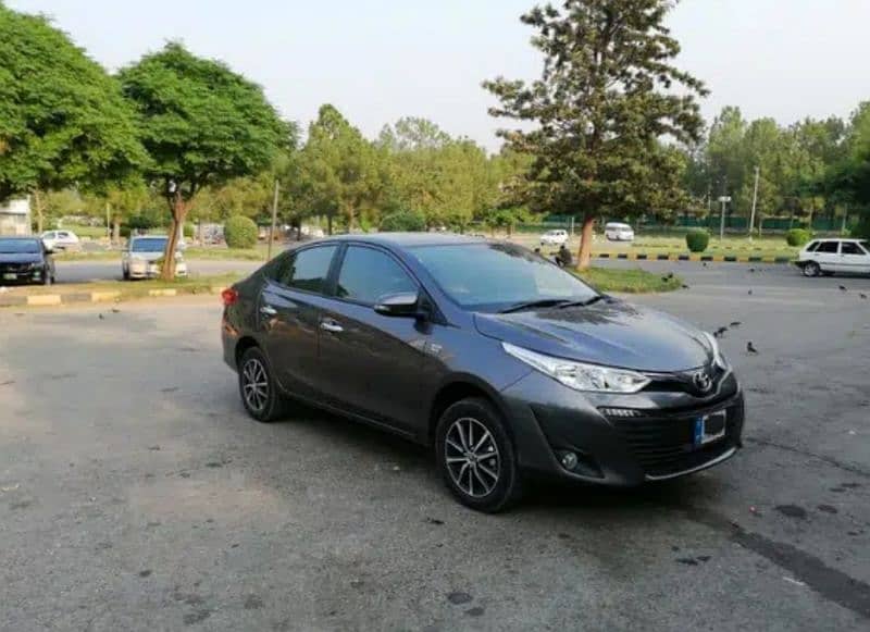 Toyota Yaris Ativ X CVT 1.5 Top-of-the-Line 2