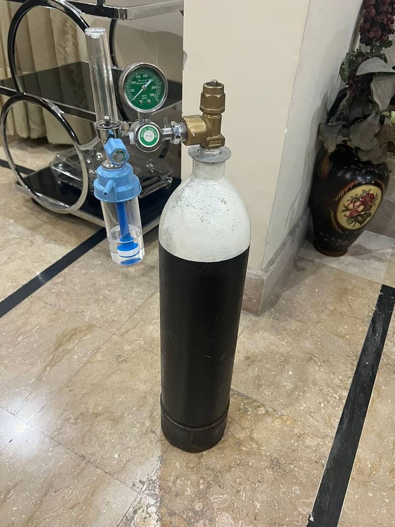 Medical Oxygen Cylinders All Sizes available 16