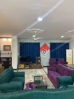 LUXURY FULLY FURNISHED ROOMS ARE AVAILABLE AT BEST LOCATION OF LAHORE