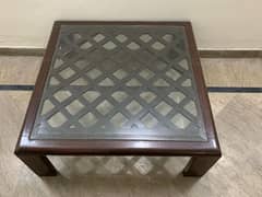 im selling  1 Table wooden  & galas  very good condition 0