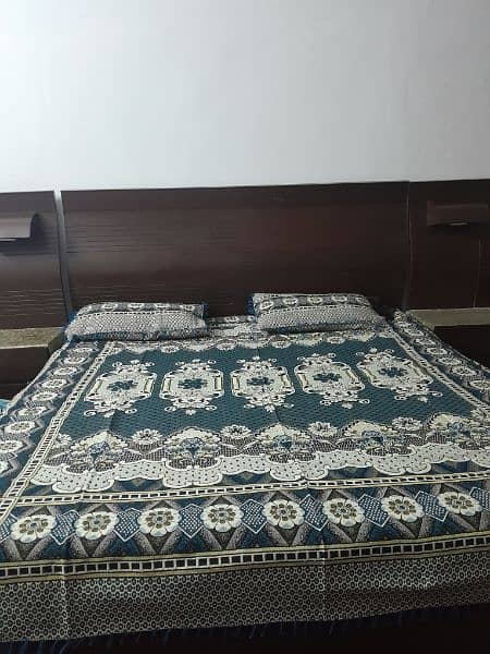 bed for sale with side table 1