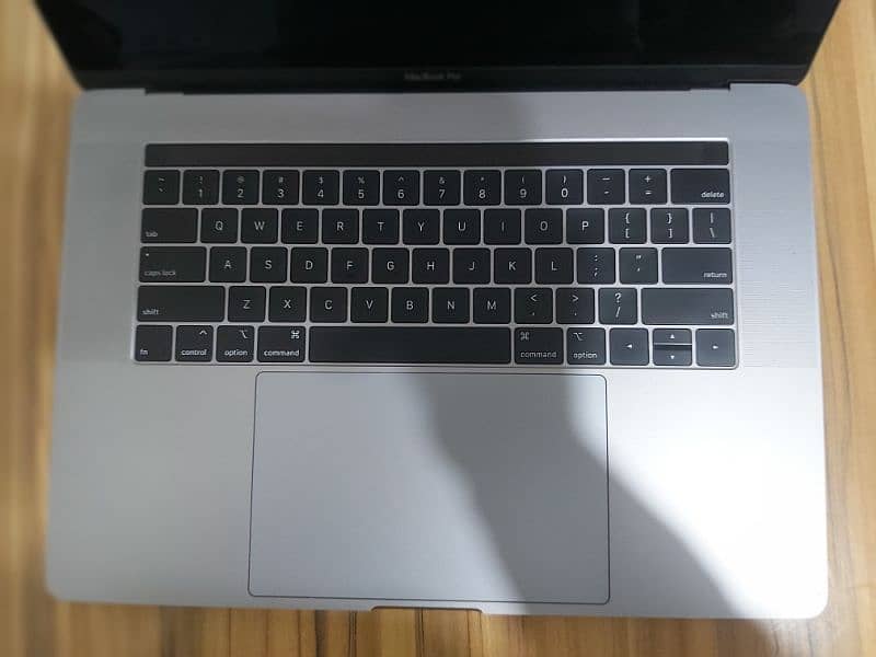 MacOS Monterey (15-inch, 2019) core i7 3