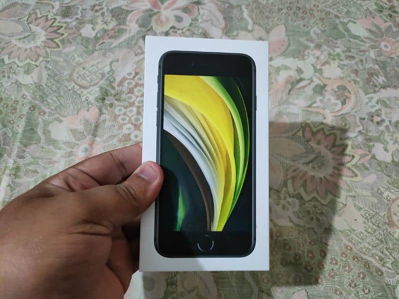 iPhone SE 2020 - Brand New iPhone with Box 8