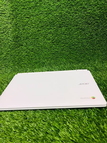 Acer CB3-111-C670 Chromebook + Laptop 2