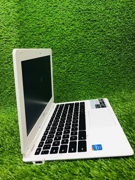 Acer CB3-111-C670 Chromebook + Laptop 3