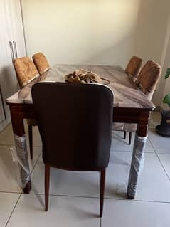 Completely new table, used only for a 2 months.