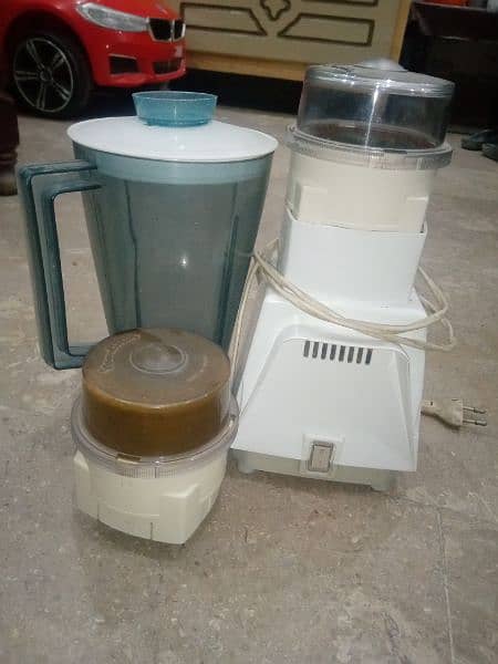 Juicer blender and mixee 0