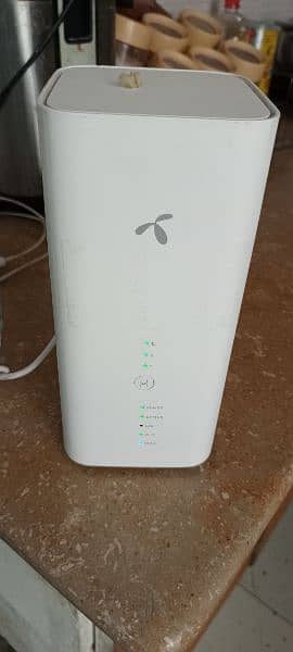 Huaiwa B 818-260 4G LTE Sim Router 2
