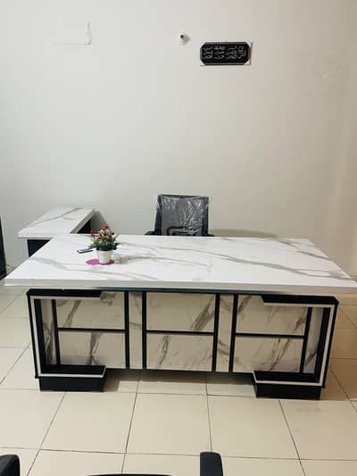 Executive table for Sale