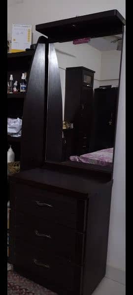 Dressing table for sell. 0