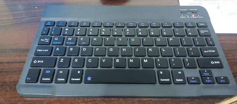 Rechargeable Bluetooth keyboard 3