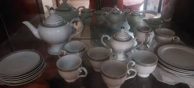 Royal Albert Queen , England  hi tea crokery set 21 pieces