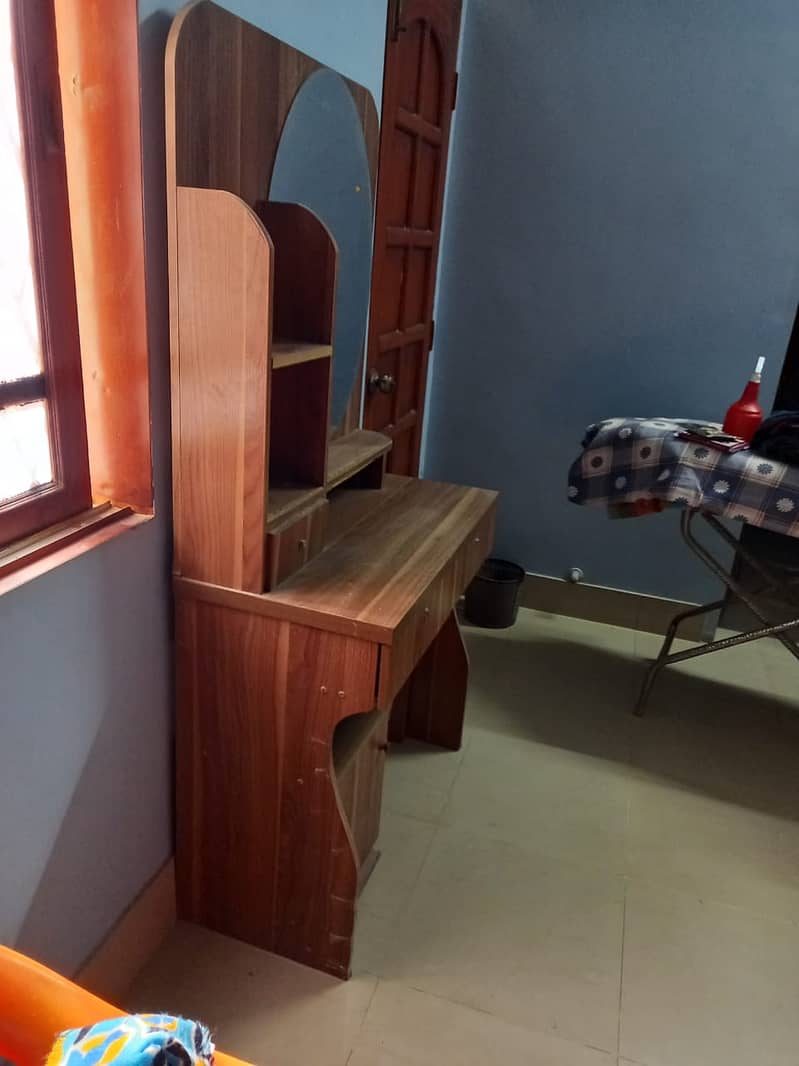 king size bed and dressing table for sale 1