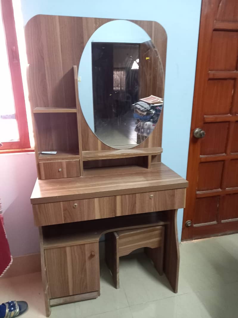 king size bed and dressing table for sale 2