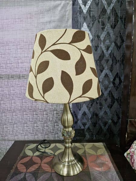 A pair of Table lamps slightly used in excellent condition 3