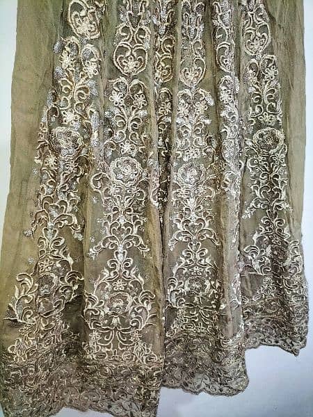 Lehnga
3 piece, Brand : Mahjabeen ,
Size : Small 8