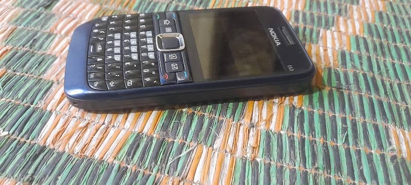 Nokia E63 Symbian. . . 0