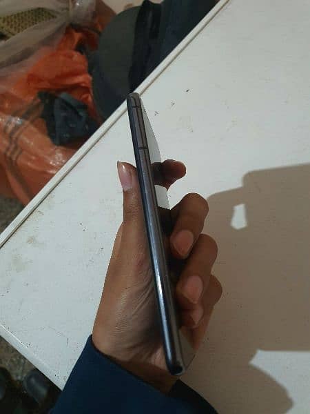 Samsung S21 5g with back cover, 9/10 condition 6