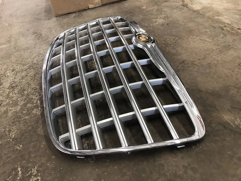 Chrysler 300c Front Grill 3