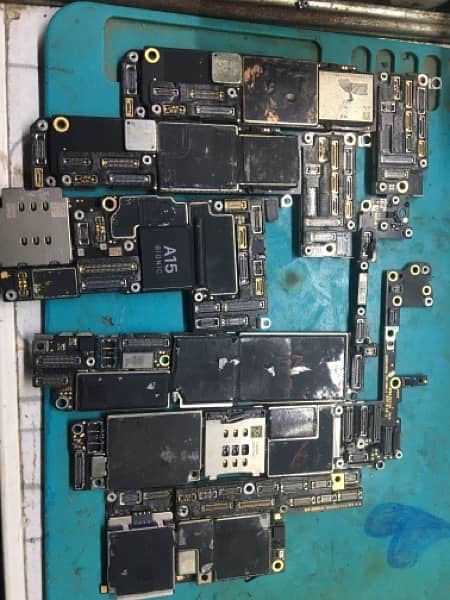 iPhone’s motherboard 2