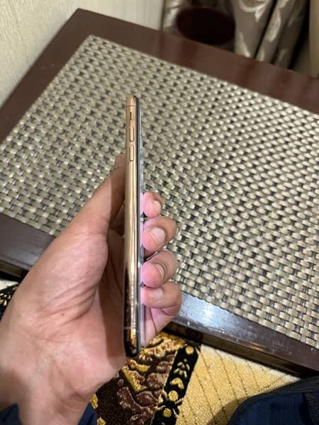 Apple iPhone XS Max Gold 256 GB Dual PTA Approved 6