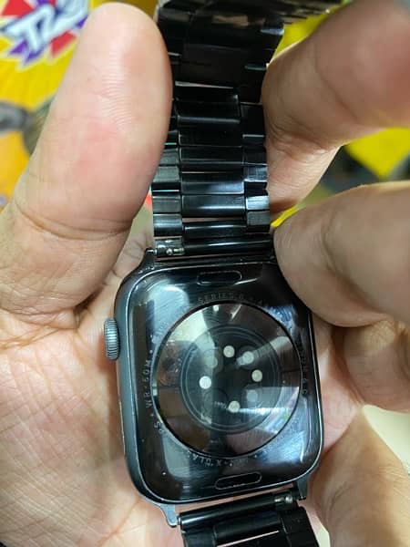 Apple Watch Series 6 44MM With Original charger and box 4