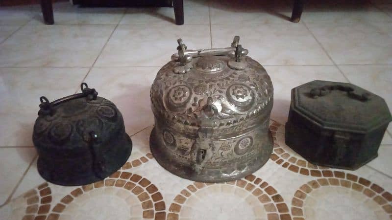 old antique indian mughal era with indian printed pandan and Tefhandan 4