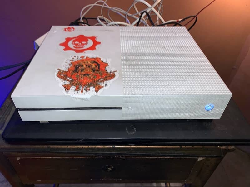 Xbox One S with two controllers and cds and games installed 4