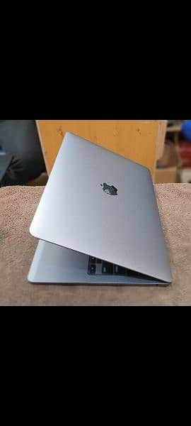 MacBook Pro M2 2022 8GB 512GB 13" MNEJ3LL/A 2