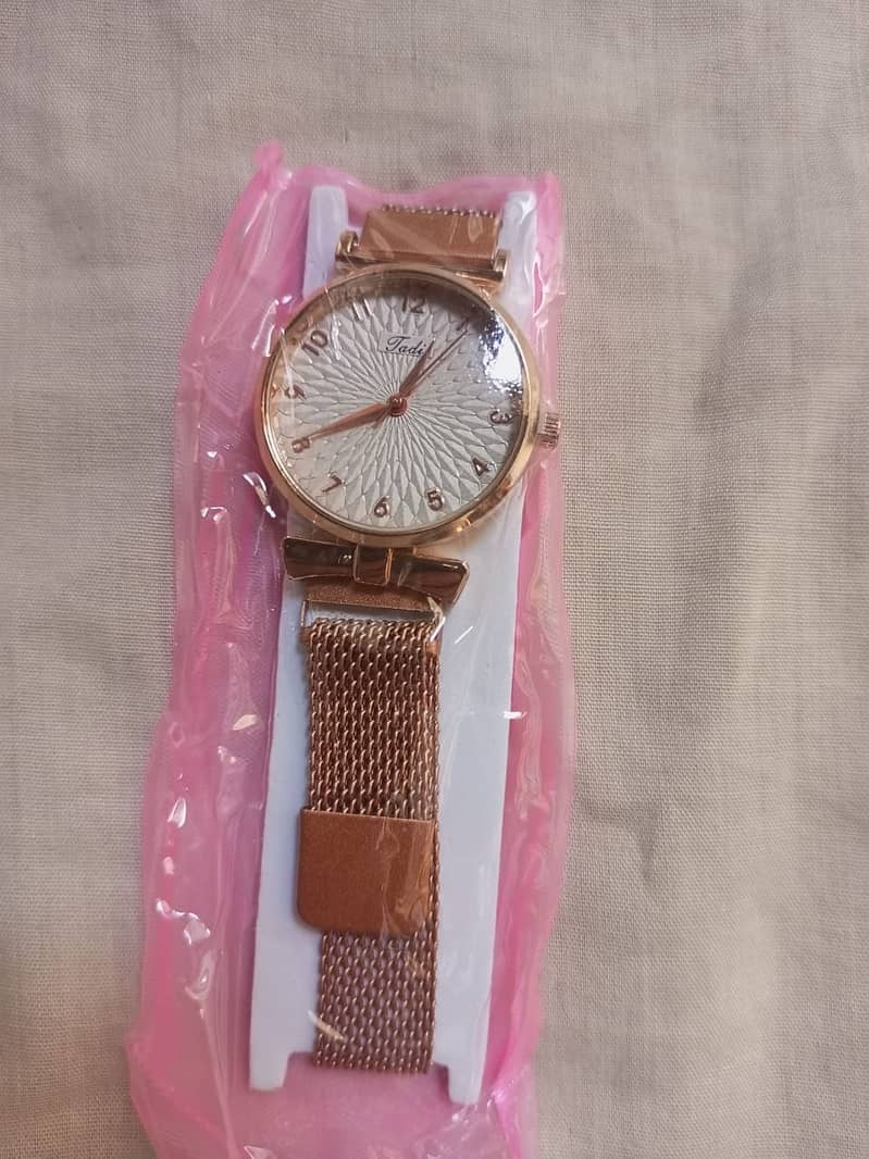 Ladies Classic watches available in different designs 15