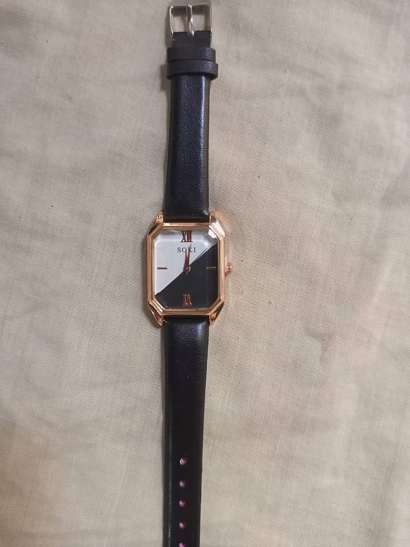 Ladies Classic watches available in different designs 19