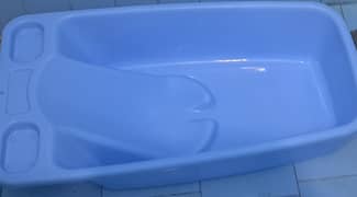 Brandnew bath tub upto 3  years old 0