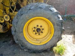 18 4 30 tyre GOOD YEAR and ceat tyre