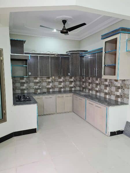 kitchen cabinet and Granite 15