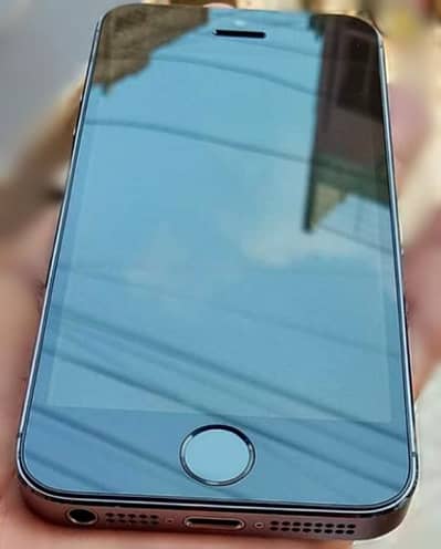 I phone 5s lish condition 10/10 Non pta Apple ID working