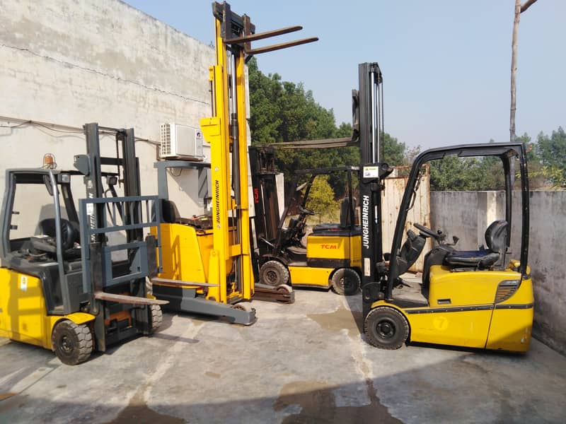 Forklift Rental 16