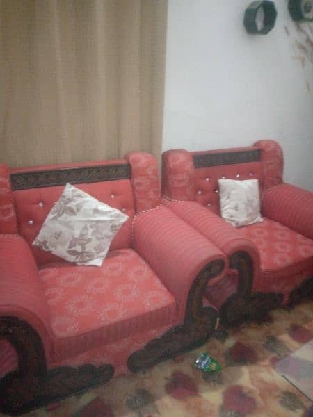 7setr sofa set for sale very good condition 3