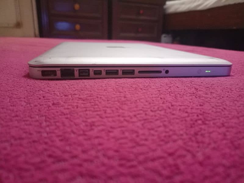 Apple MacBook Pro mid 2012 with 85W MagSafe Power Adapter 9