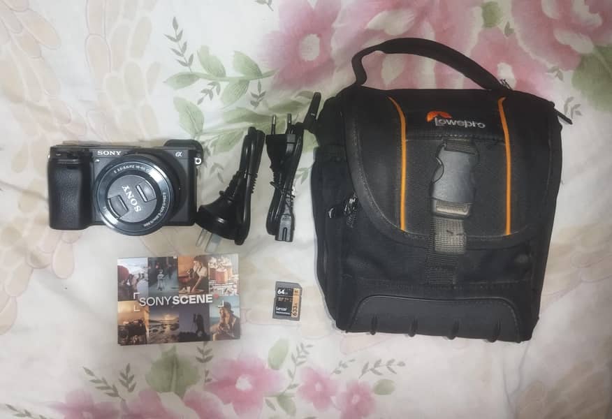 Sony a6400 mirrorless camera with 16-50mm Lens 0