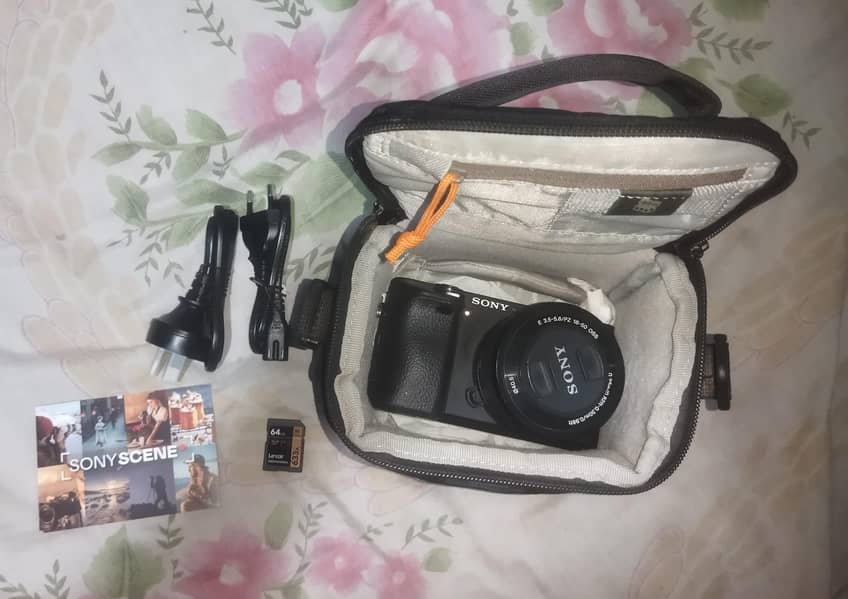 Sony a6400 mirrorless camera with 16-50mm Lens 3
