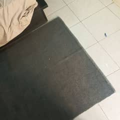 Black Rug in Good condition