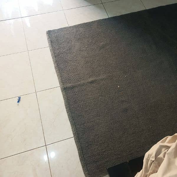 Black Rug in Good condition 6