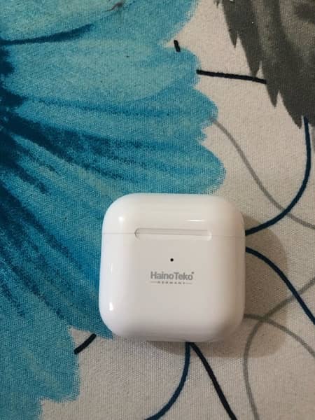 AirPods  good  condition 2