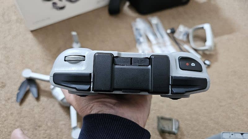 DJI Mavic Mini 2 FlyMoreCombo 3 batteries Like New 9