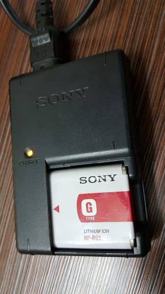 Sony Cybershot Camera (Made in Japan) 13