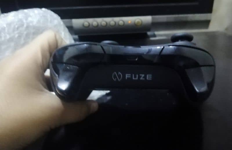 Fuze gaming controller lush condition Bluetooth 4